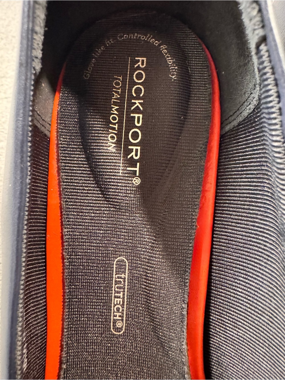 Rockport Leah Navy Leather Mid-Heel Pumps - Picture 11 of 11